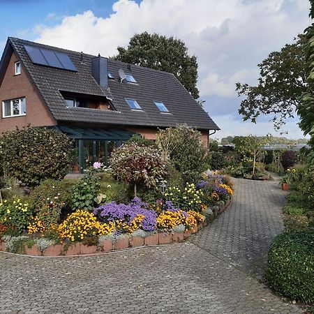 Ferienwohnung Van Den Berg Rees Esterno foto