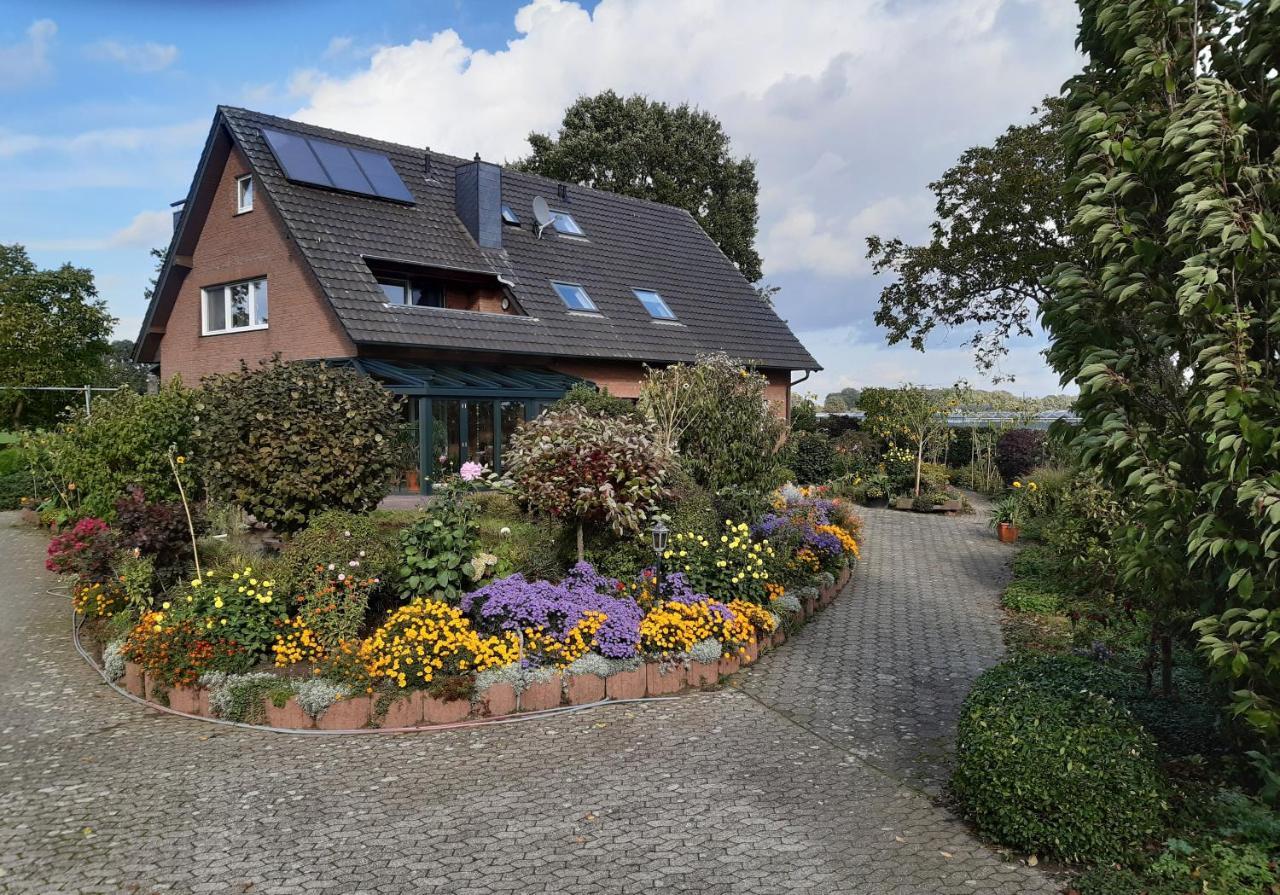 Ferienwohnung Van Den Berg Rees Esterno foto